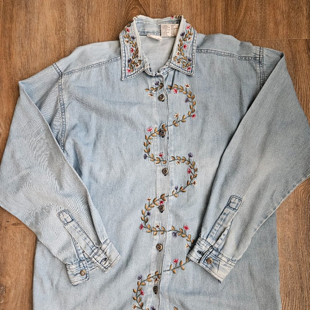 Vintage 90s Cherokee denim shirt with floral embroidery